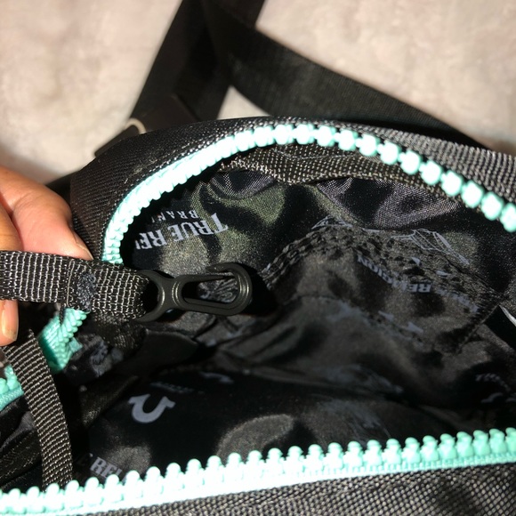 True Religion SITCA 90S Sling Bag - Picture 6 of 7